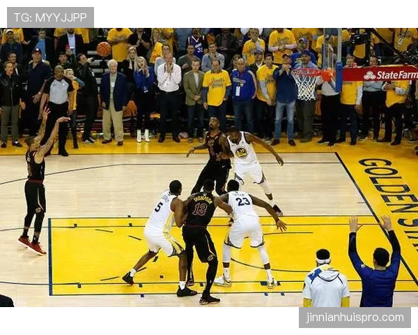 篮球新手指南:快速理解NBA与FIBA的罚球规则核心差异 篮球新手指南:快速理解NBA与FIBA的罚球规则核心差异